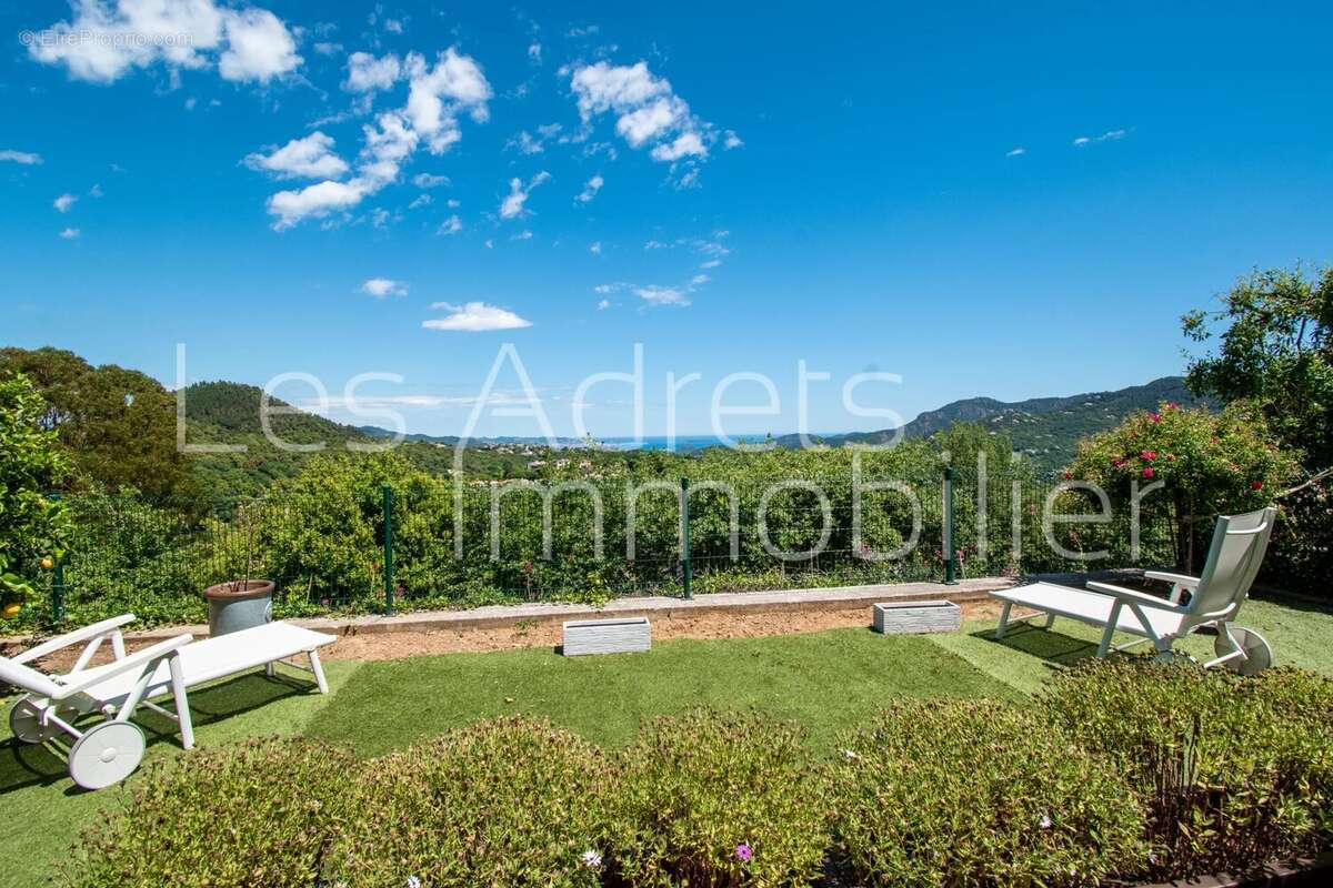 Maison à LES ADRETS-DE-L&#039;ESTEREL