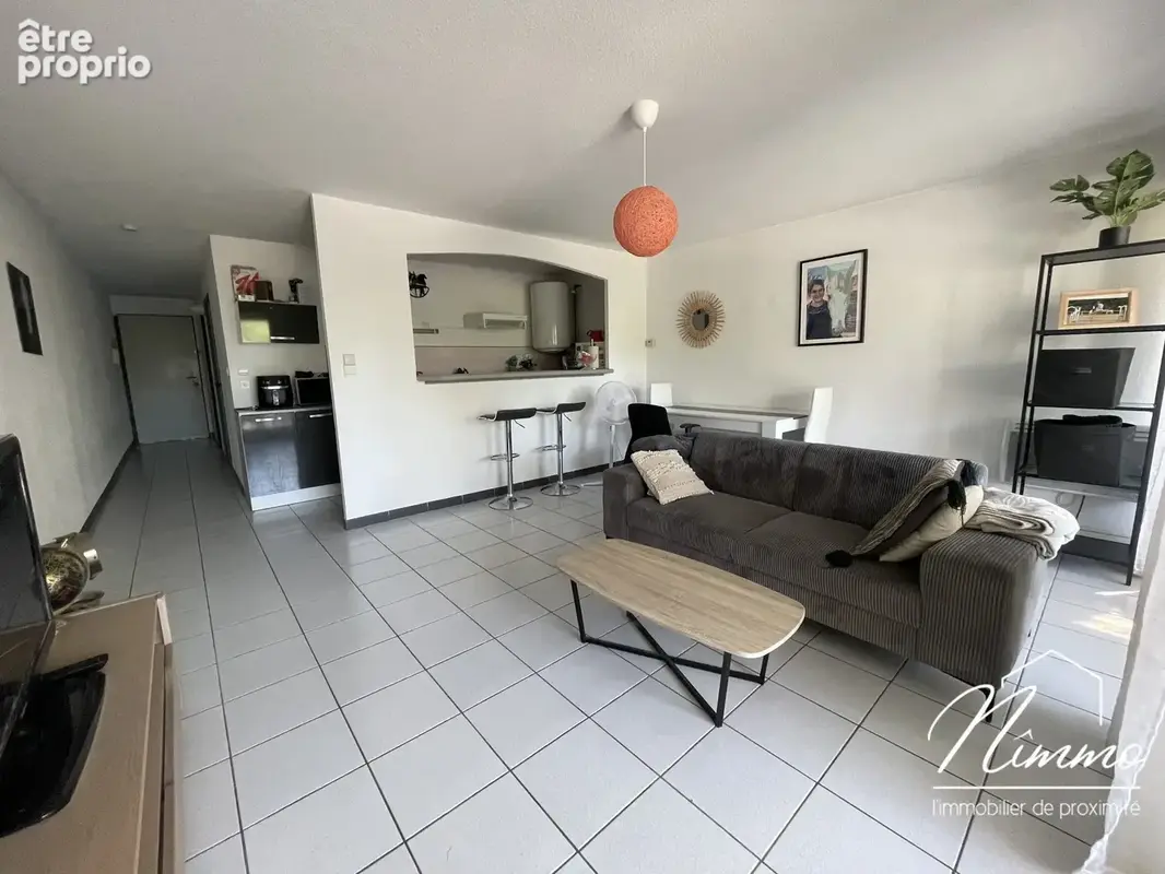 Nimes saint cesaire grand appartement de type 2 avec cave et terrasse en exclusivite - photo 3