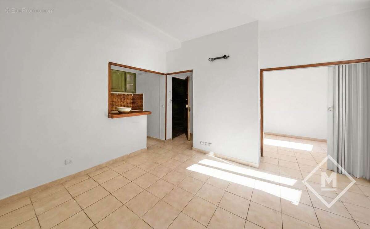 Appartement à MARSEILLE-5E