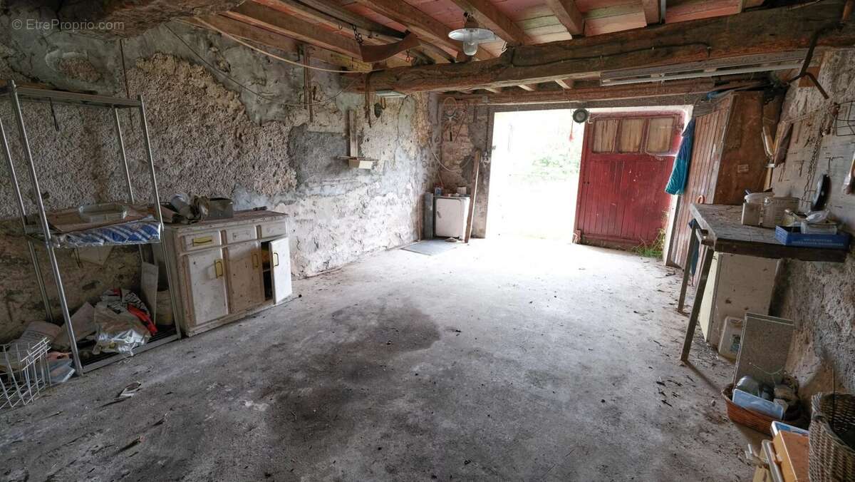 Maison à MONTIGNY-EN-MORVAN