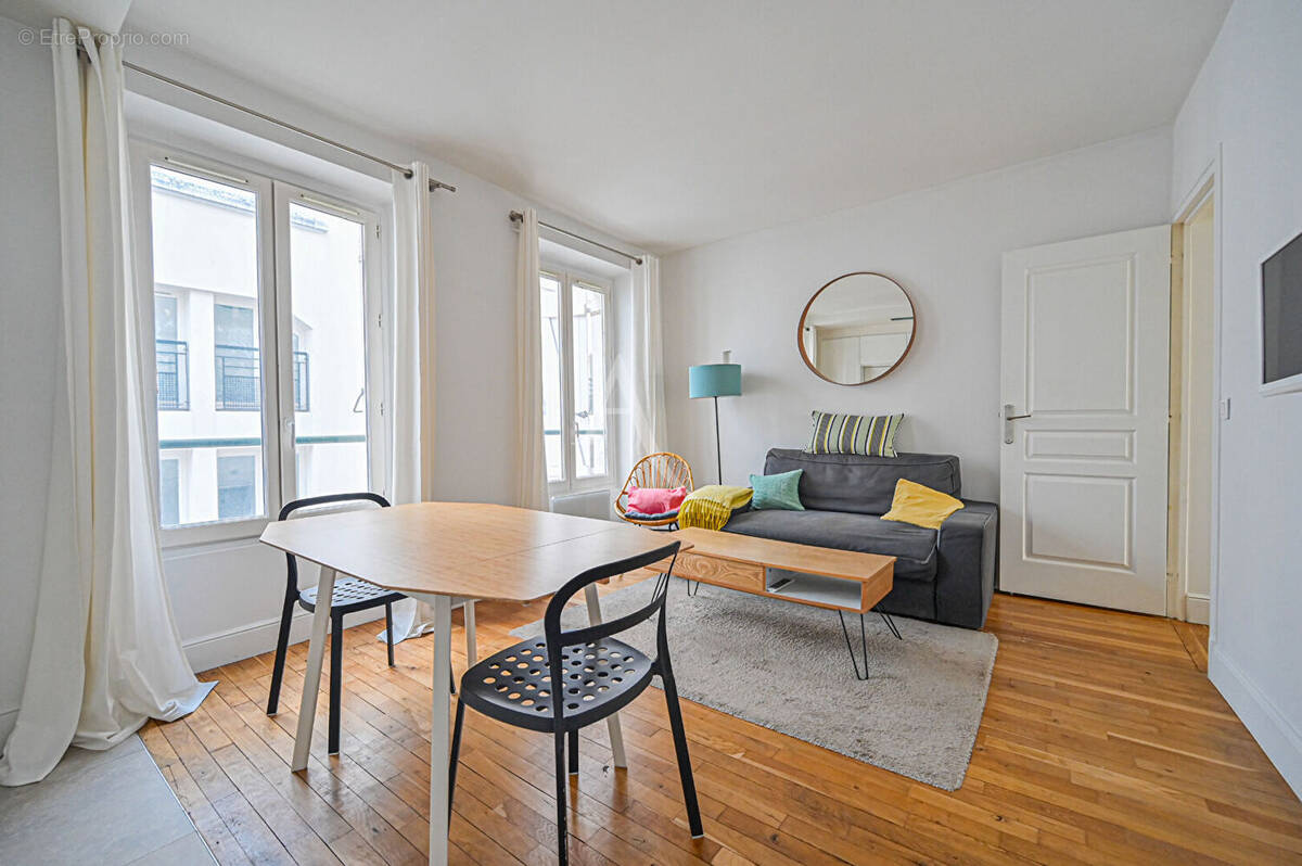 Appartement à PARIS-7E