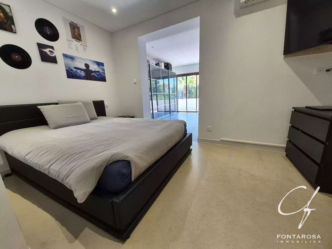 Maison à ROQUEBRUNE-SUR-ARGENS