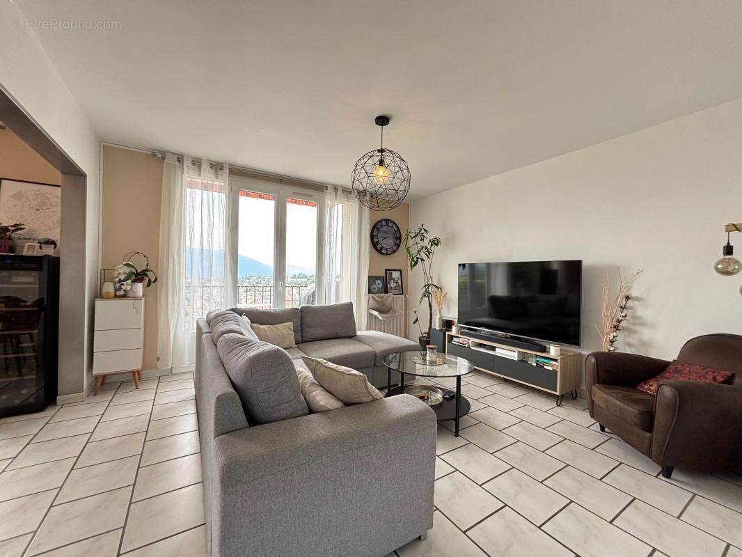 Appartement T4 de 75 avec balcon et cave - photo 5