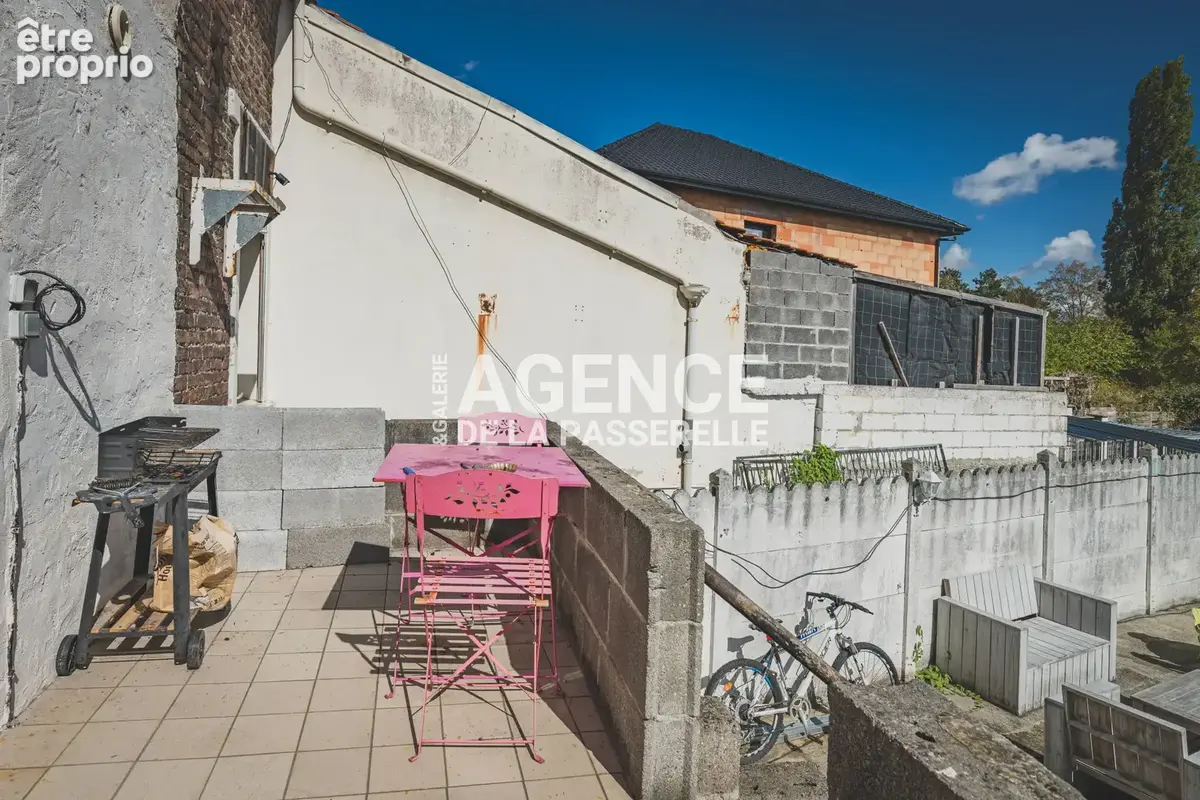 Maison rénovée de 118m2, 4 chambres, jardin et piscine. - photo 40