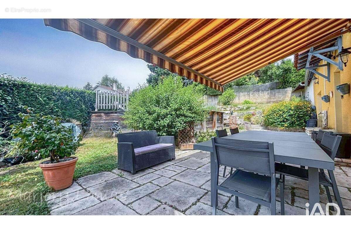 Photo 2 - Maison à CHARBONNIERES-LES-BAINS