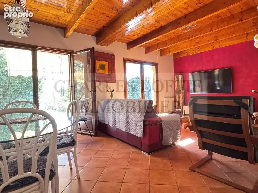 Jolie maison de plain-pied et garage sur un terrain de 2 820 m² - photo 7