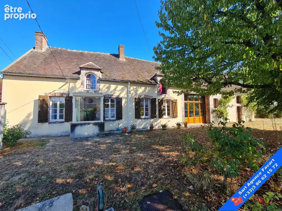 Maison à LA CELLE-SAINT-CYR
