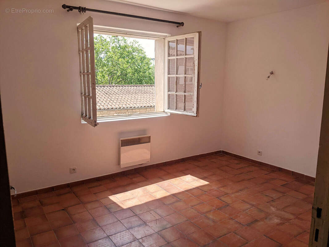 Appartement à LES SALLES-SUR-VERDON