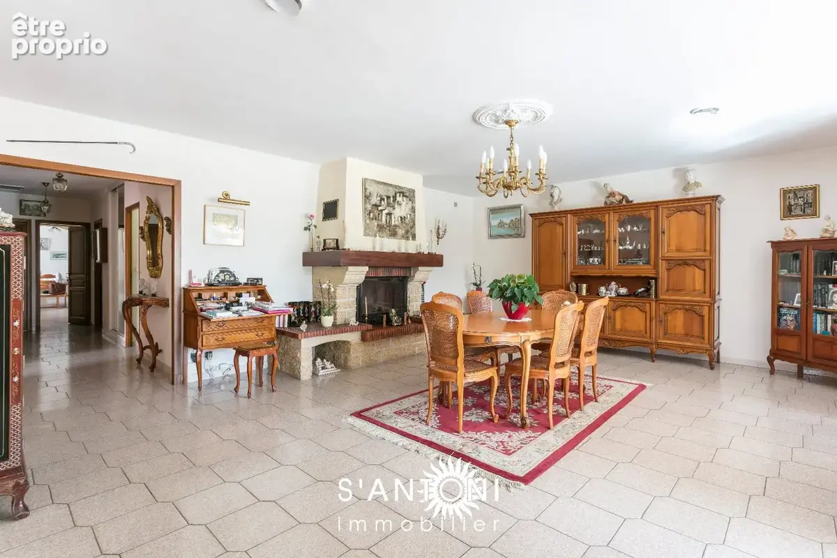 LE GRAU D'AGDE, Magnifique Villa Plain pied de style Languedocienne de 160m² hab. sur une parcelle de 1357m² avec double garage - photo 9