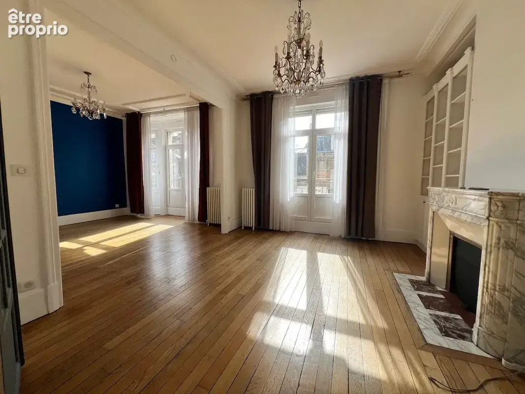 Secteur place du forum - magnifique duplex type 6 pieces de 135m2 + balcon - photo 5