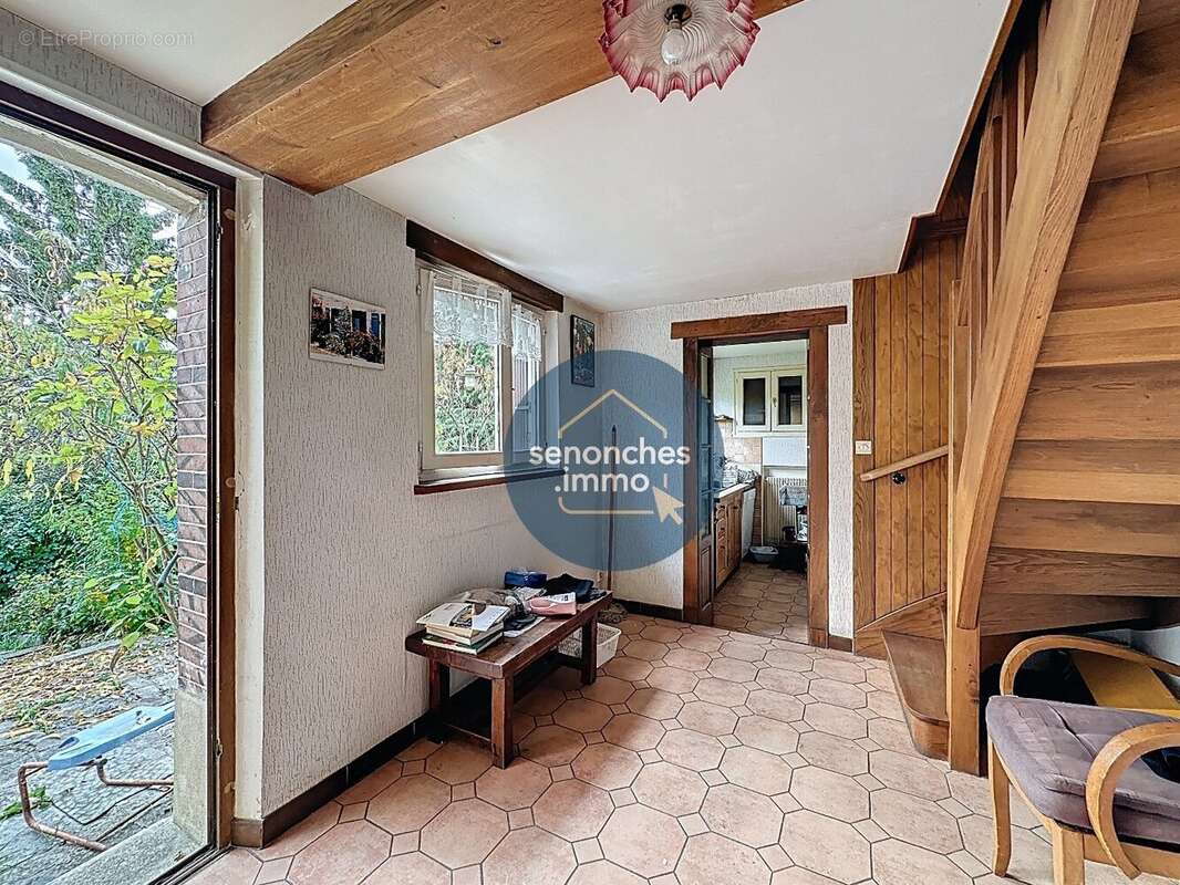 Maison à SAINT-VICTOR-DE-BUTHON