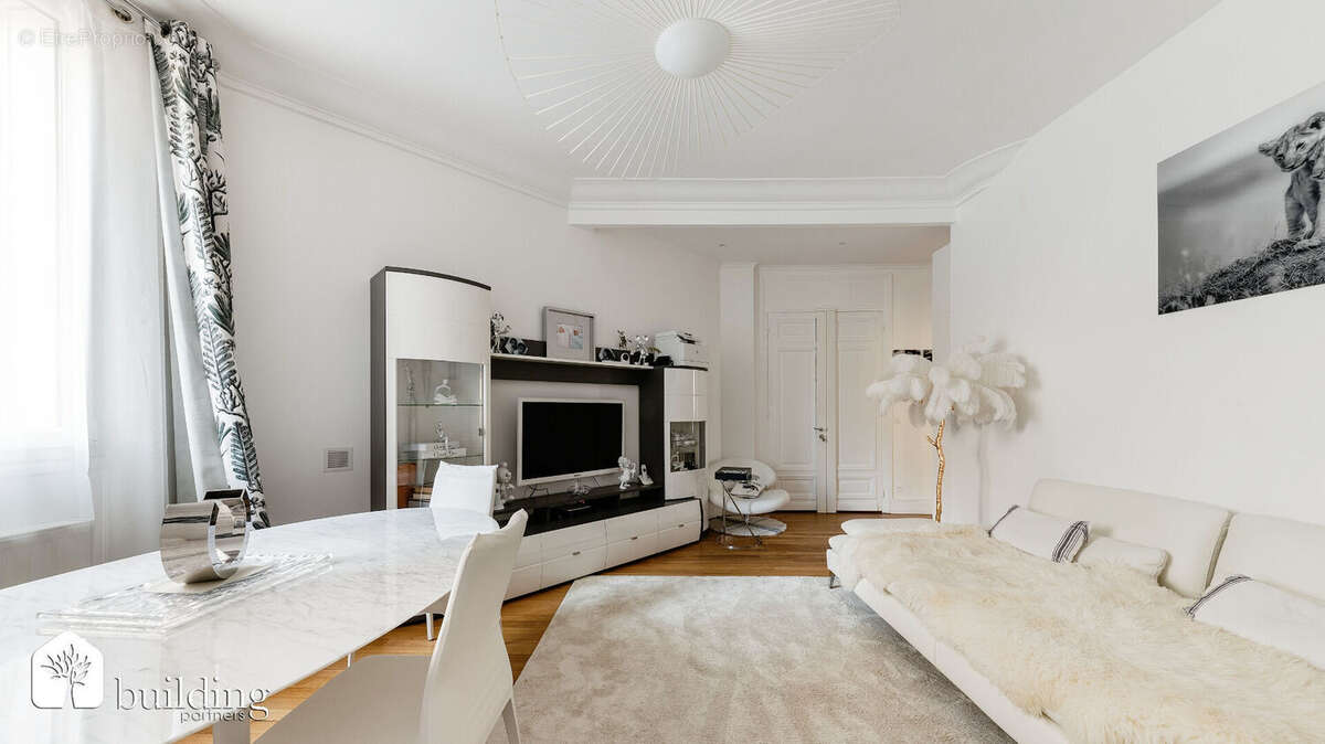 Appartement à NEUILLY-SUR-SEINE