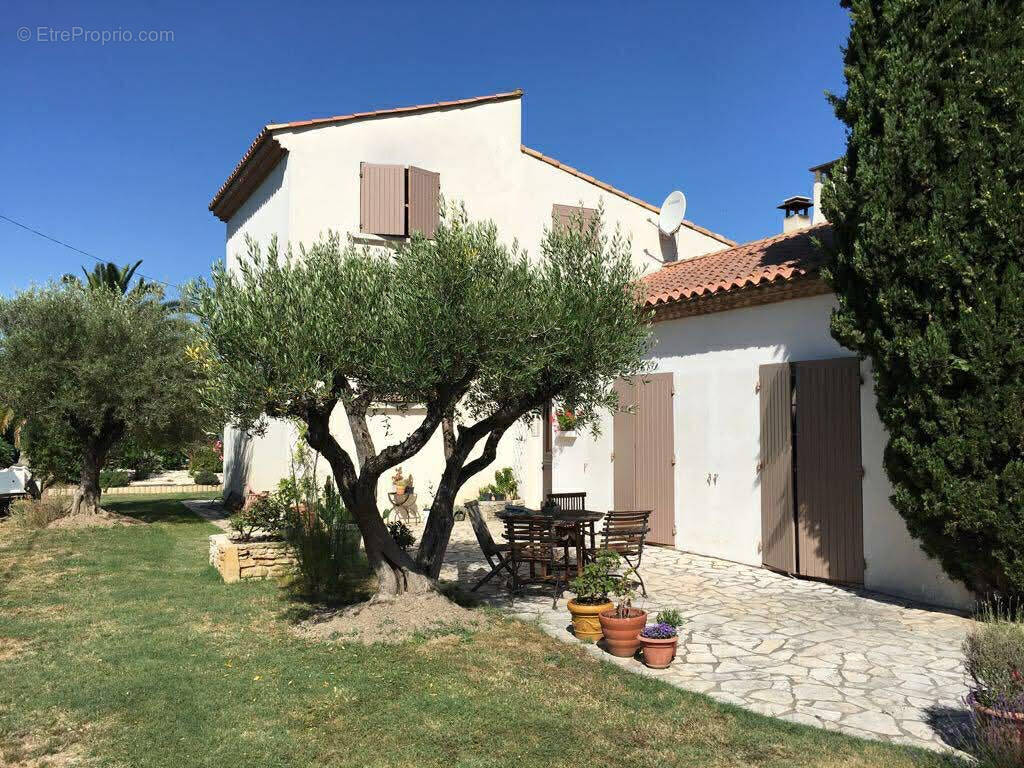 Maison à FOURQUES
