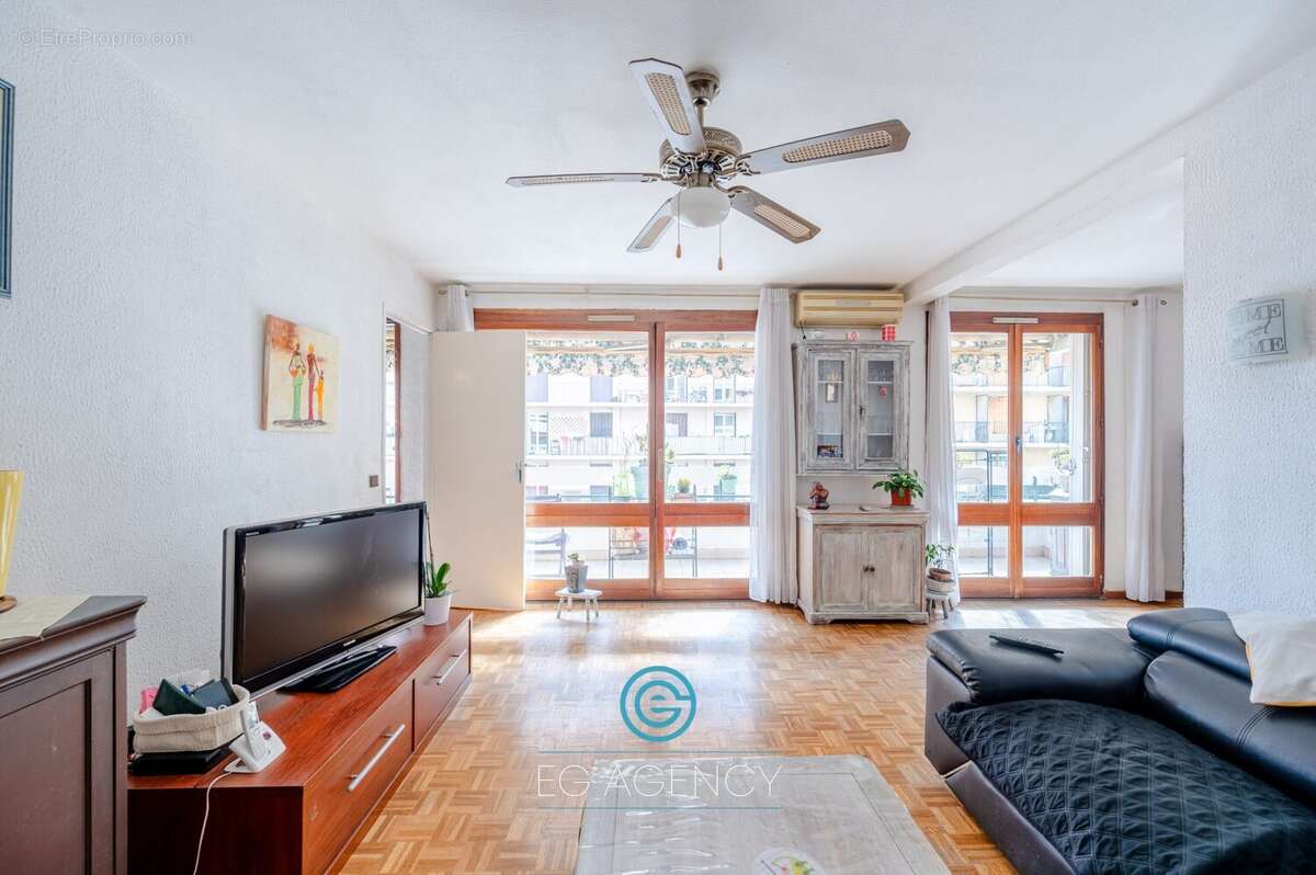 Appartement à MARSEILLE-4E