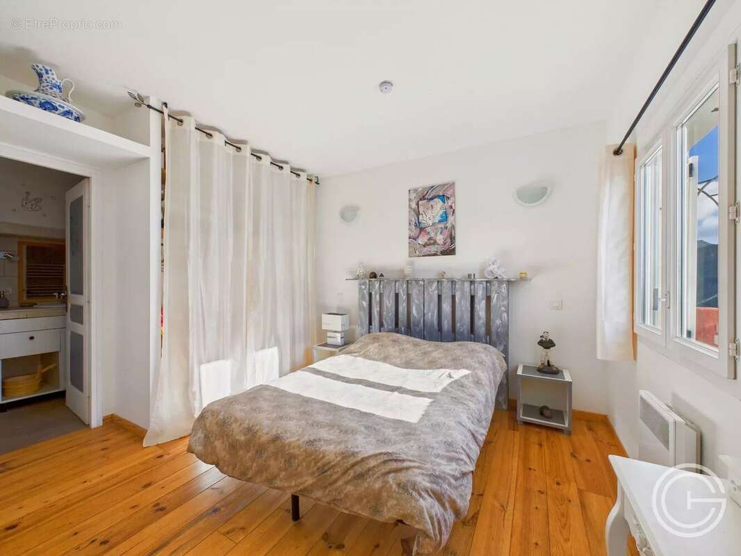 Propriété avec deux maisons et studio – 7 500 m² de terrain - route de l'Escarène - PEILLE - photo 11