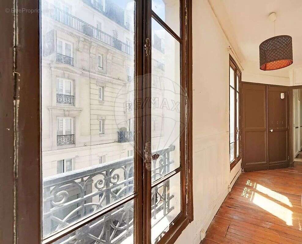 Appartement à PARIS-10E