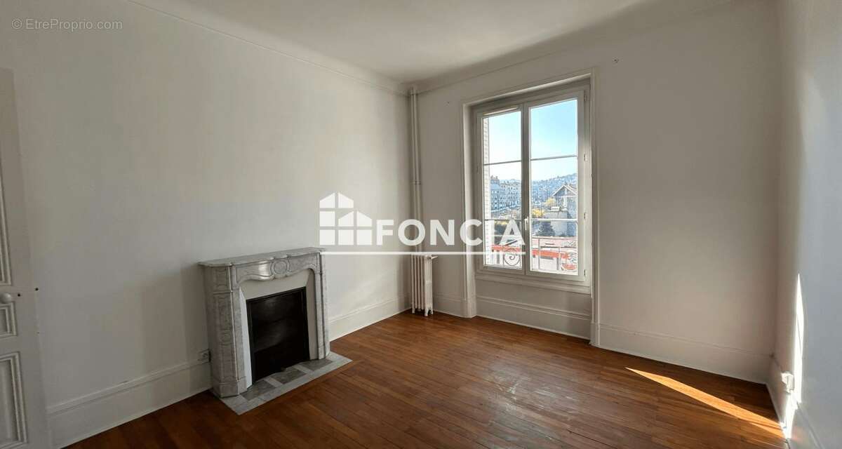 Appartement à SAINT-ETIENNE