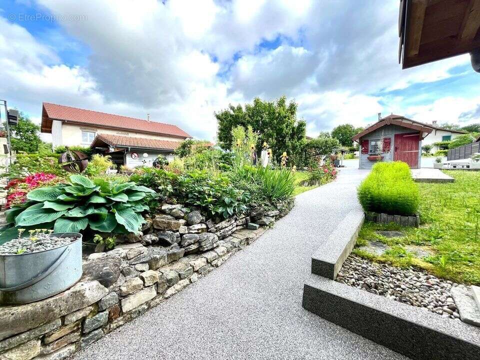 Maison à ARTHAZ-PONT-NOTRE-DAME