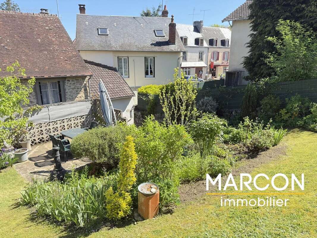 Maison à CHENIERS