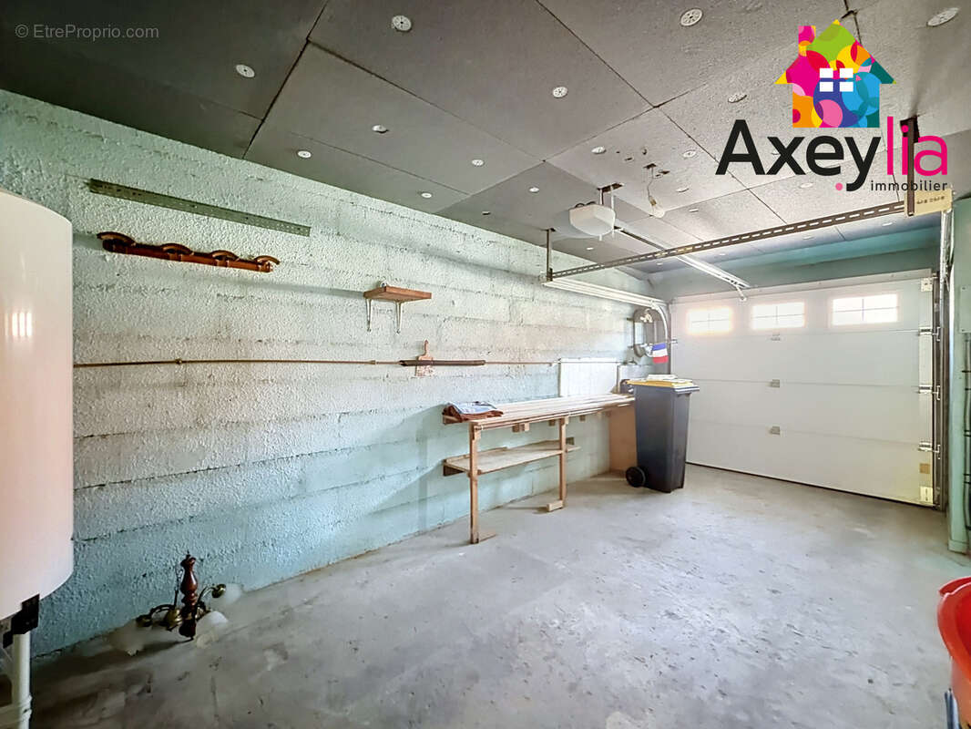 A vendre - mably - maison avec trois chambres, bureau, garage et terrain - photo 11
