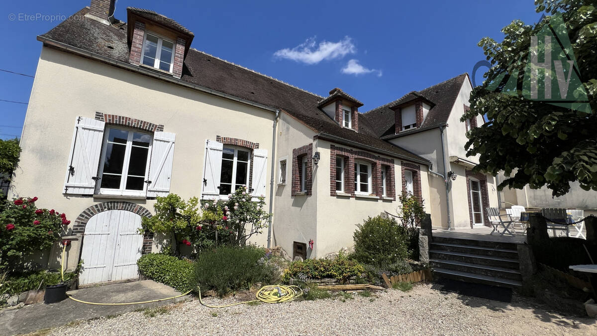 Maison à SERGINES