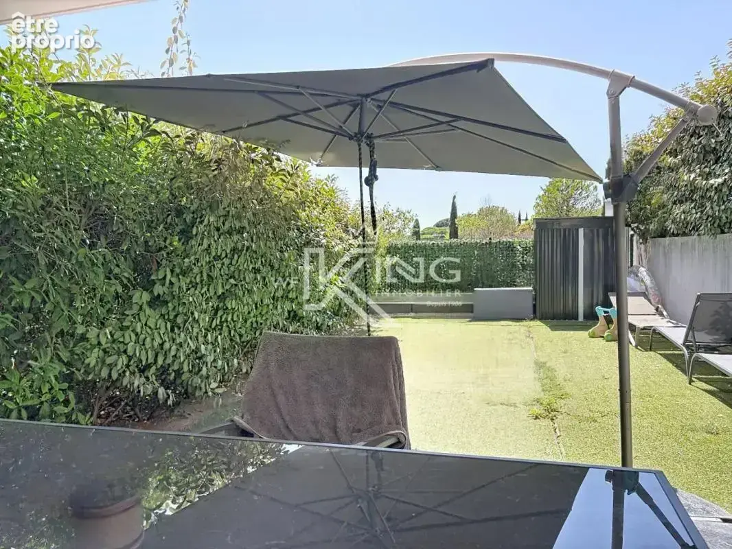 FREJUS - Appartement T3, 68 m2, avec piscine et garage double - photo 2