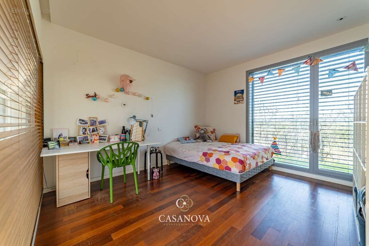 Villa contemporaine de plain-pied avec piscine et grand terrain à Castelnau-le-Lez - photo 22