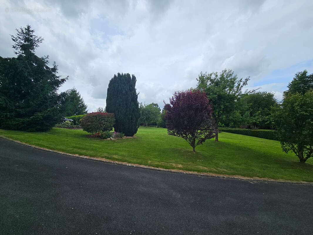 Maison à SAINT-PIERRE-SUR-DIVES