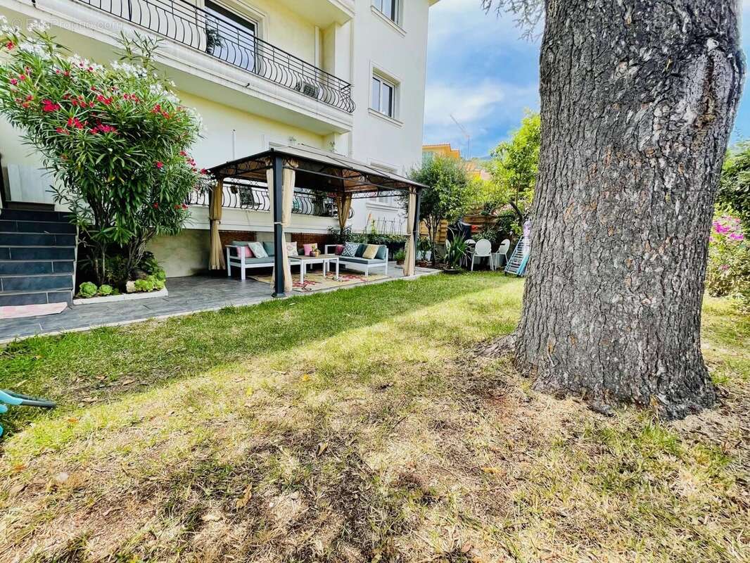 Appartement à ROQUEBRUNE-CAP-MARTIN