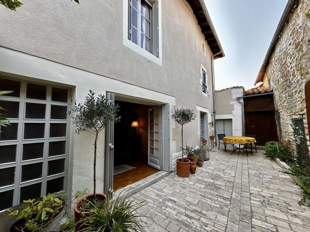 Charmante maison de village avec cour intérieure 65M2 - photo 2