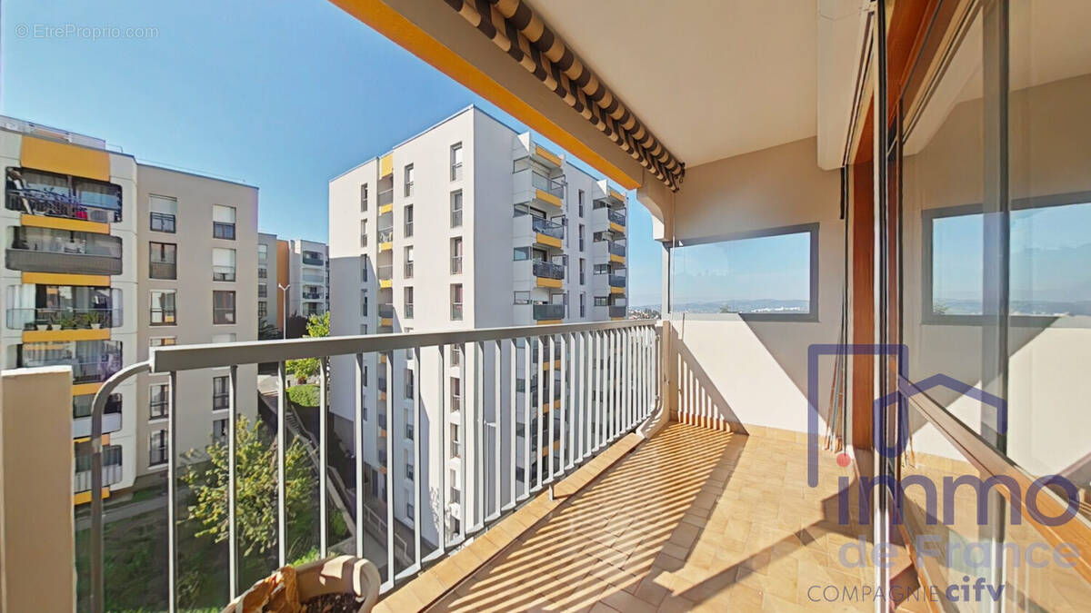 Appartement à SAINT-ETIENNE