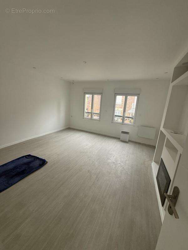 Commerce à SAINT-JUST-EN-CHAUSSEE