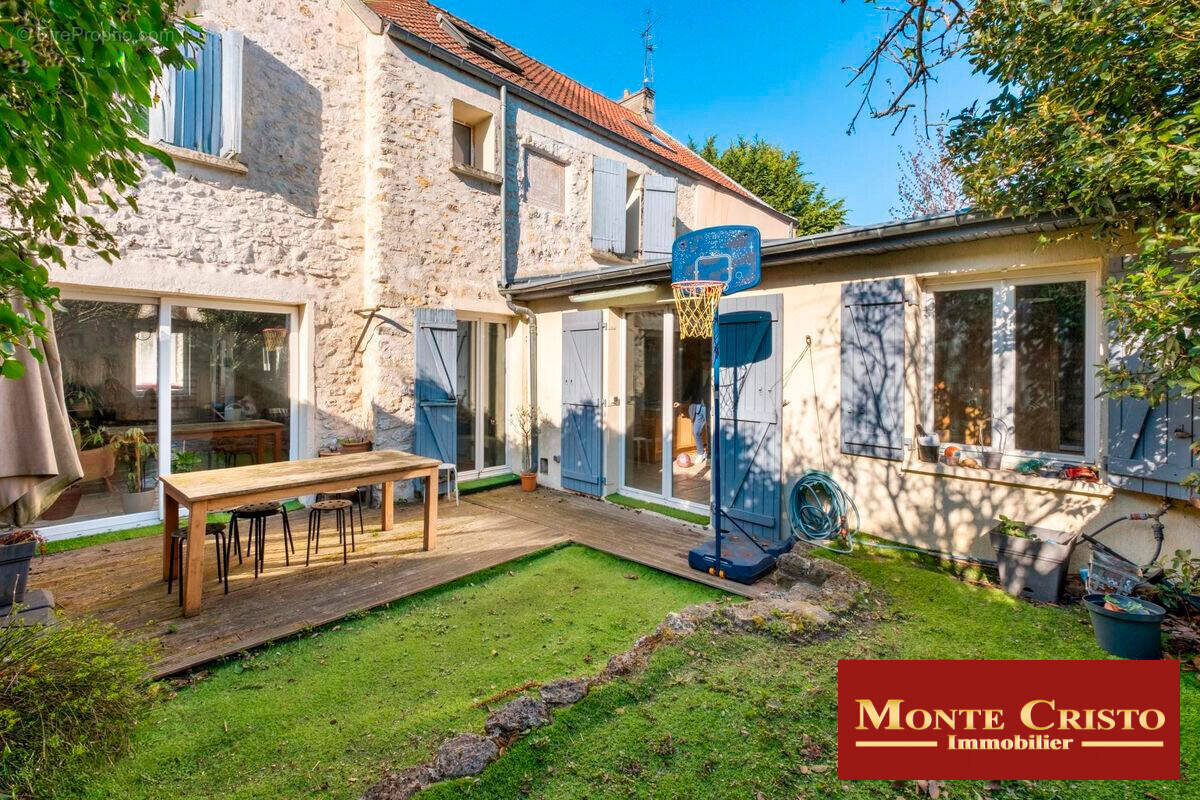 Maison à FONTENAY-LE-FLEURY