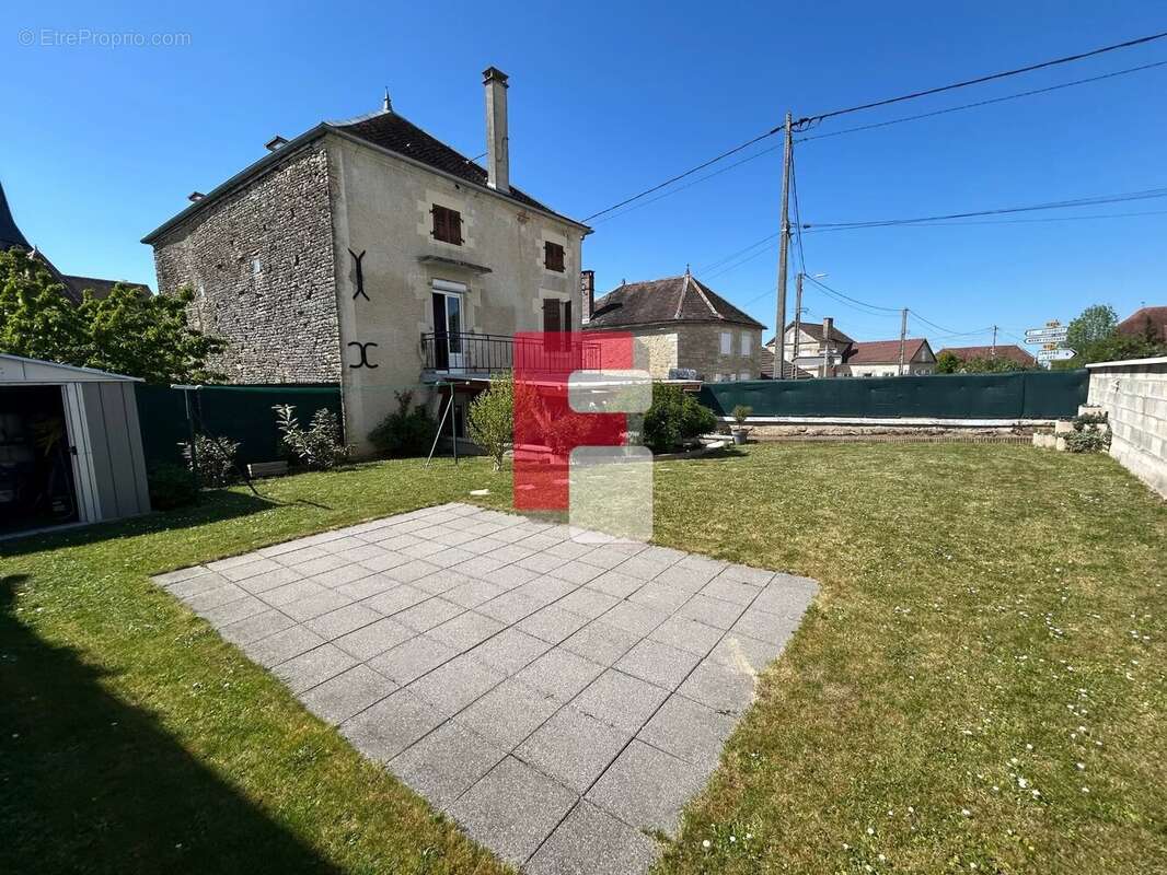 Maison à PUITS-ET-NUISEMENT