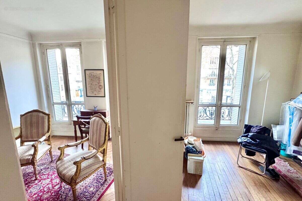 Appartement à PARIS-14E