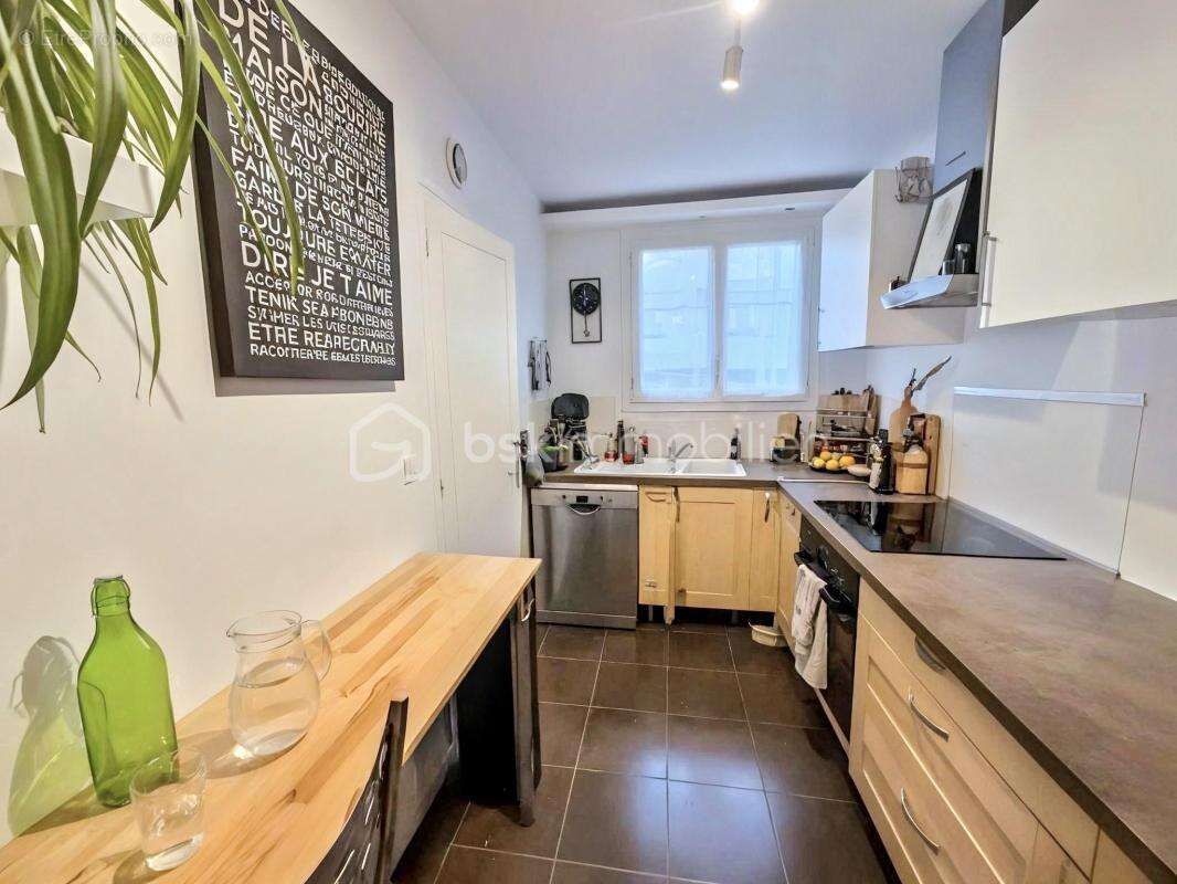 Appartement à BUC