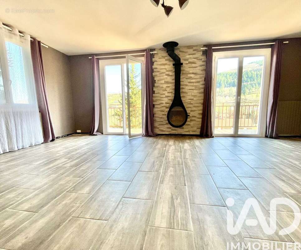 Maison 98 m² à Satillieu  - photo 4