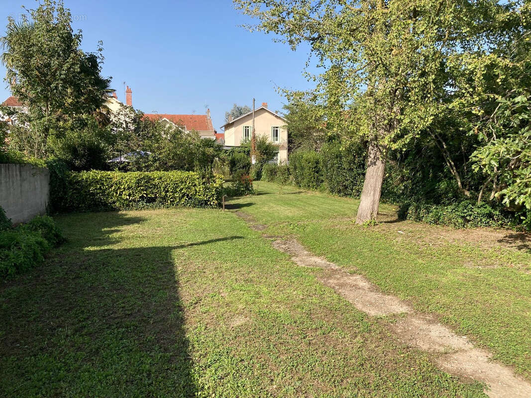 Terrain à TARBES