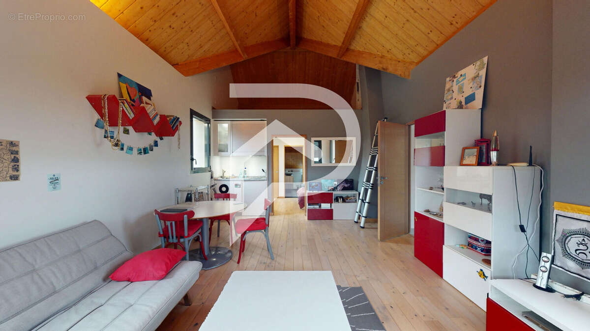 Maison à LE VAL-SAINT-GERMAIN