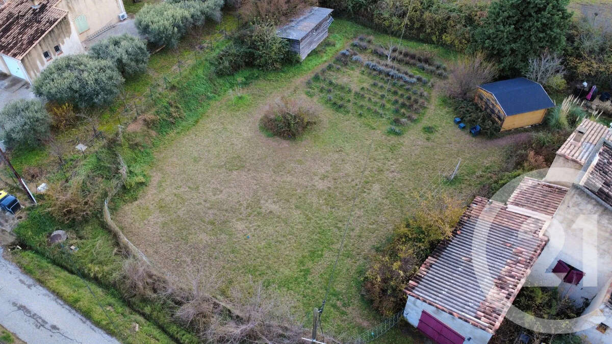 Terrain à TRETS