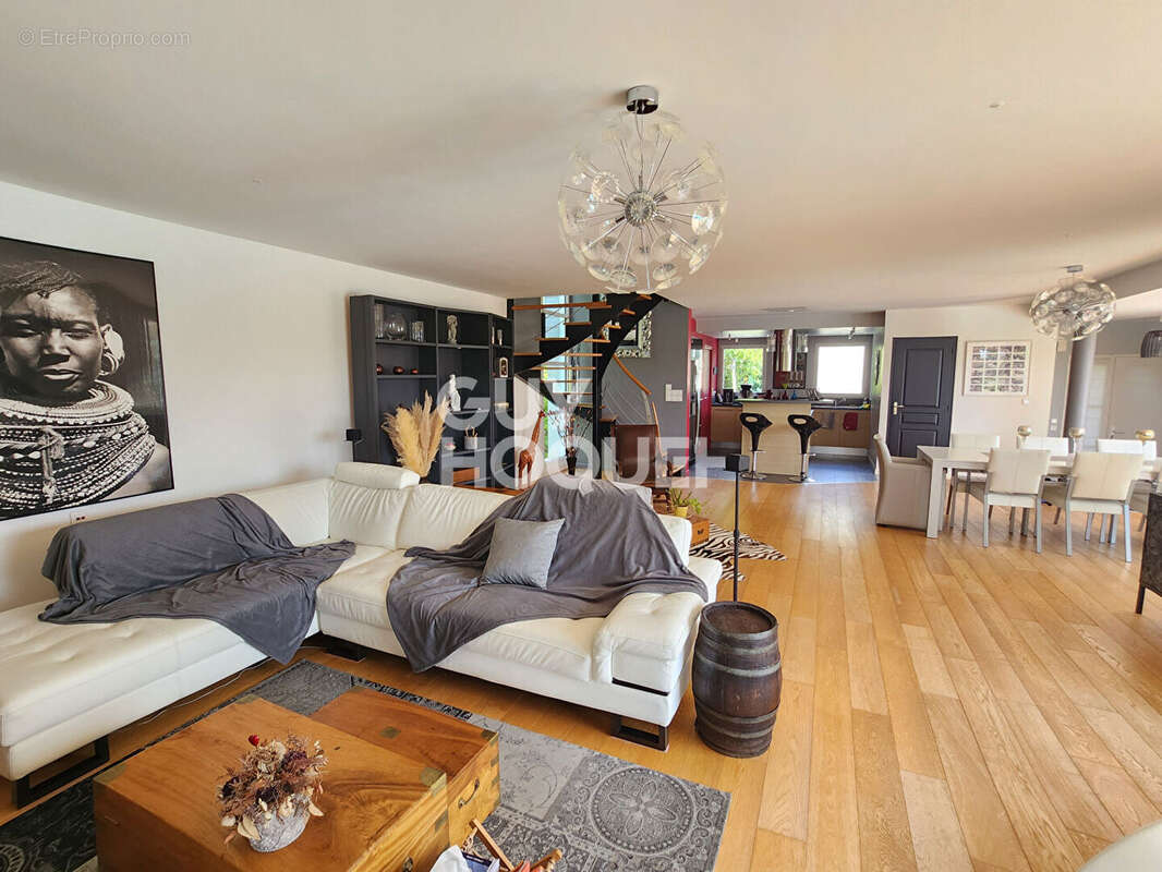 Maison à PLOUER-SUR-RANCE