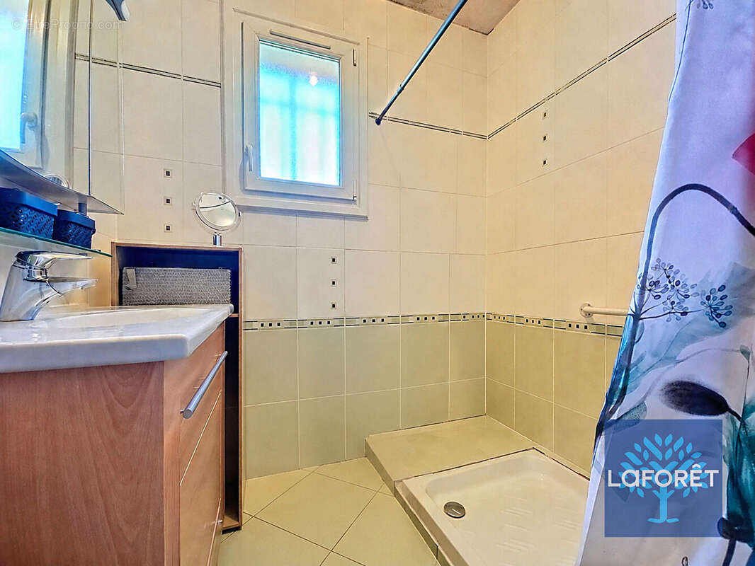 À découvrir sans tarder ! Maison de plain-pied au calme avec grand terrain de 4 250 m² - photo 7