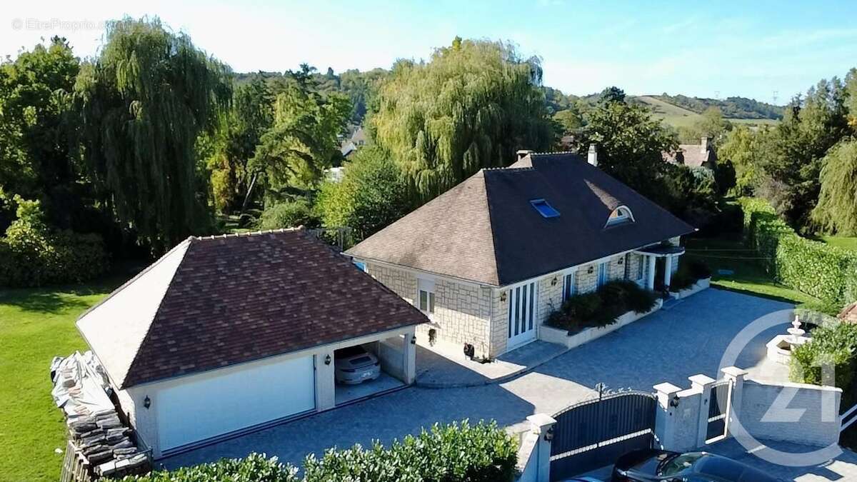 Maison à IVRY-LA-BATAILLE
