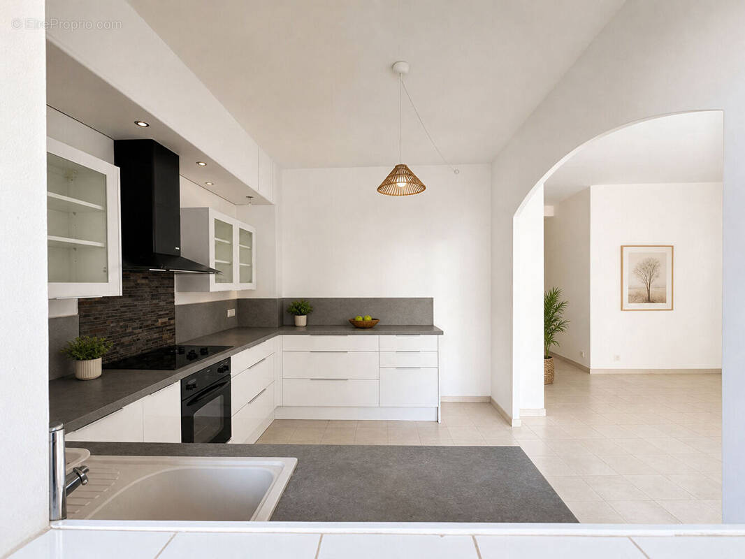 Appartement à MARSEILLE-2E