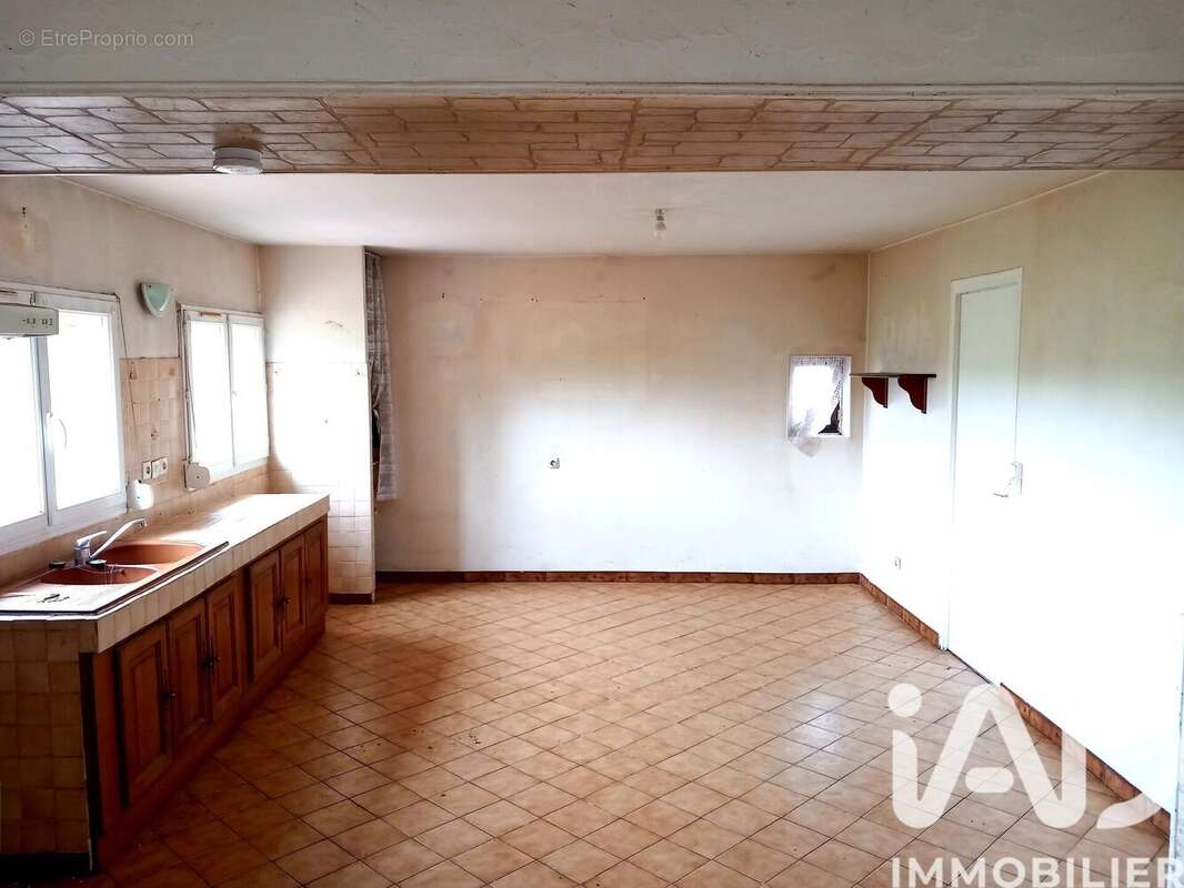 Maison 86 m² à Brunelles  - photo 3