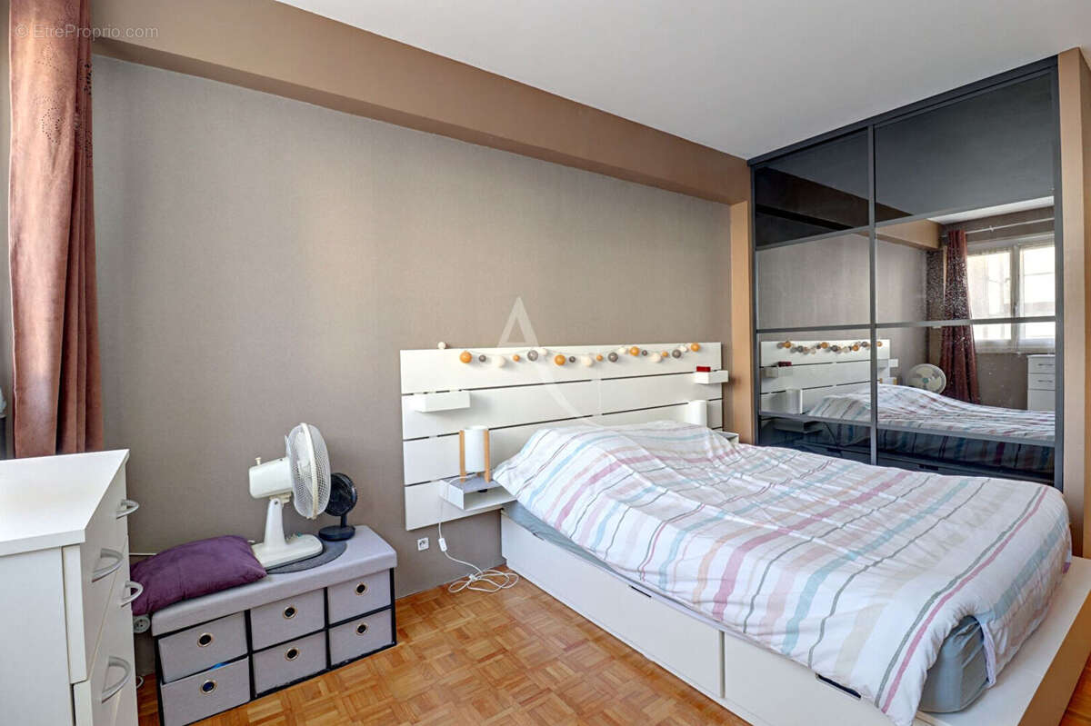 Appartement à PARIS-12E