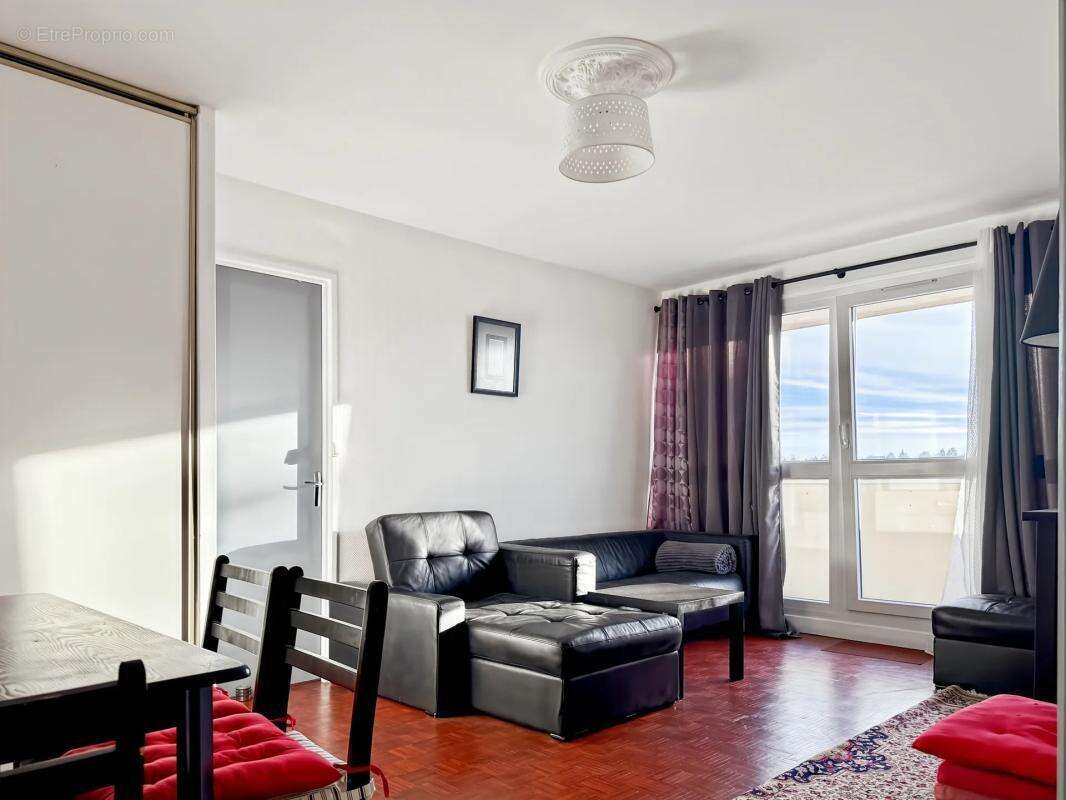 Appartement à SAVIGNY-SUR-ORGE