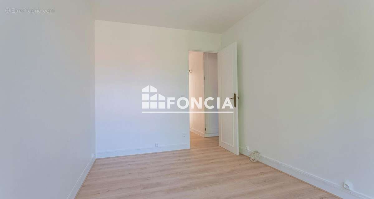 Appartement à CHILLY-MAZARIN