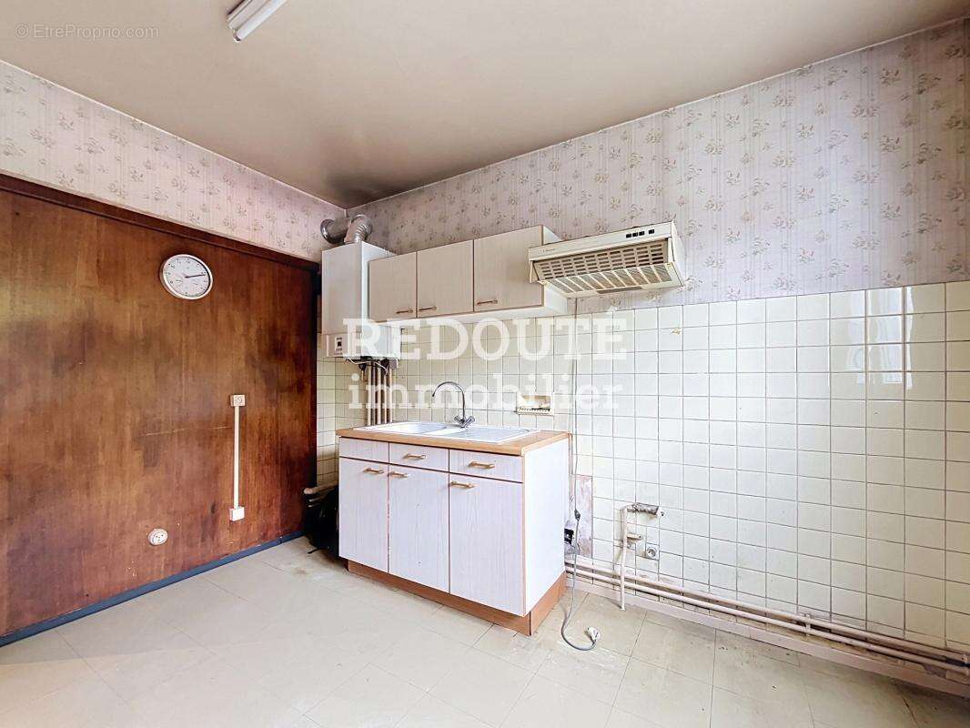 A vendre, maison de type 6 à rénover - photo 6