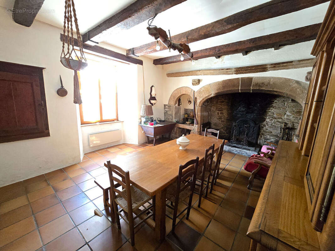 Maison de maître avec garage et dépendance - Arvieu - photo 6